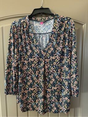 Vince Camuto Navy Floral V-Neck Women's Top